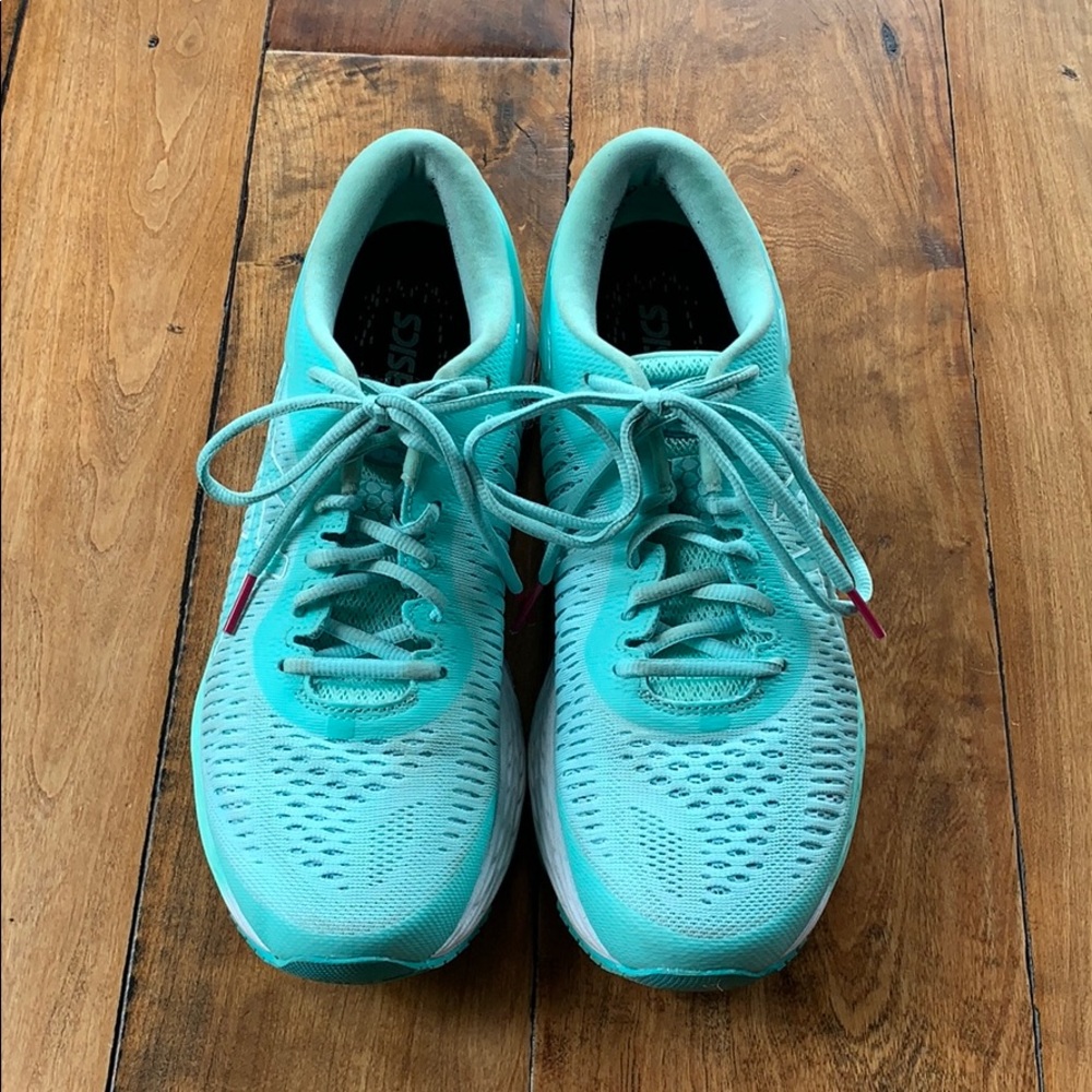 ASICS Gel Kayano size 9